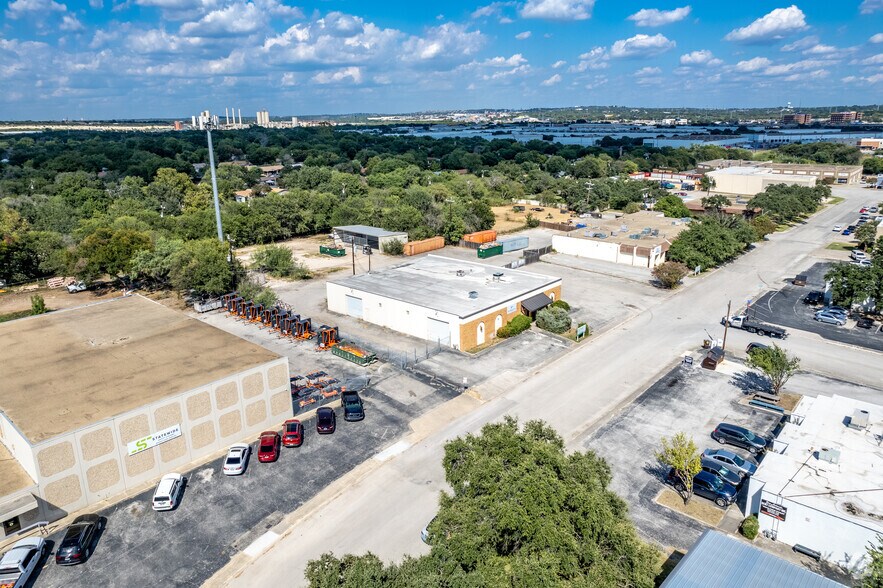 4339 Centergate St, San Antonio, TX à louer - Photo du bâtiment - Image 2 de 17