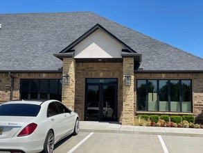 13700 S Western Ave, Oklahoma City, OK for lease Building Photo- Image 1 of 5