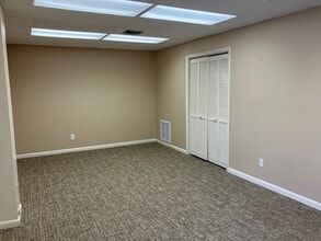 4233-4247 El Prado Blvd, Tampa, FL for lease Interior Photo- Image 2 of 6