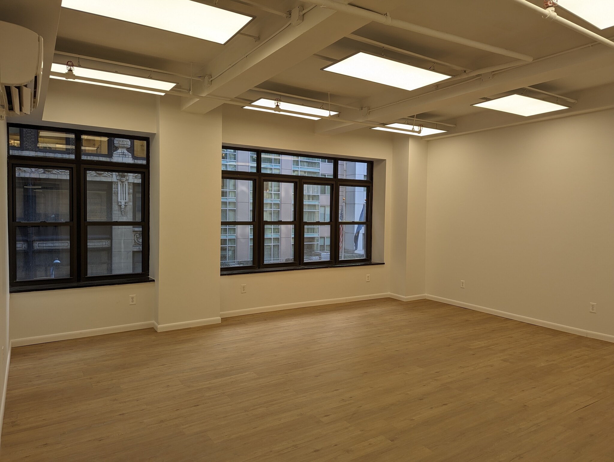 40 W 37th St, New York, NY for lease Interior Photo- Image 1 of 4