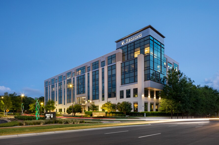 3700 Glenwood Ave, Raleigh, NC à louer - Photo du bâtiment - Image 3 de 21