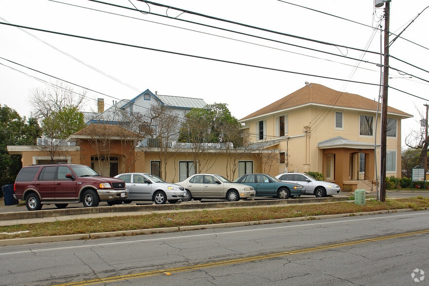 2600 Mccullough Ave, San Antonio, TX for sale - Primary Photo - Image 2 of 17