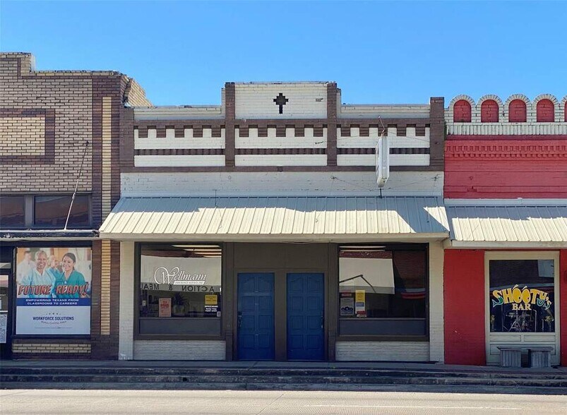 172 W Austin St, Giddings, TX à louer - Photo du bâtiment - Image 1 de 3