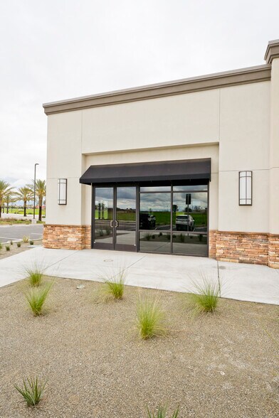 1110 Bear Mountain Blvd, Arvin, CA à louer - Photo du bâtiment - Image 2 de 7