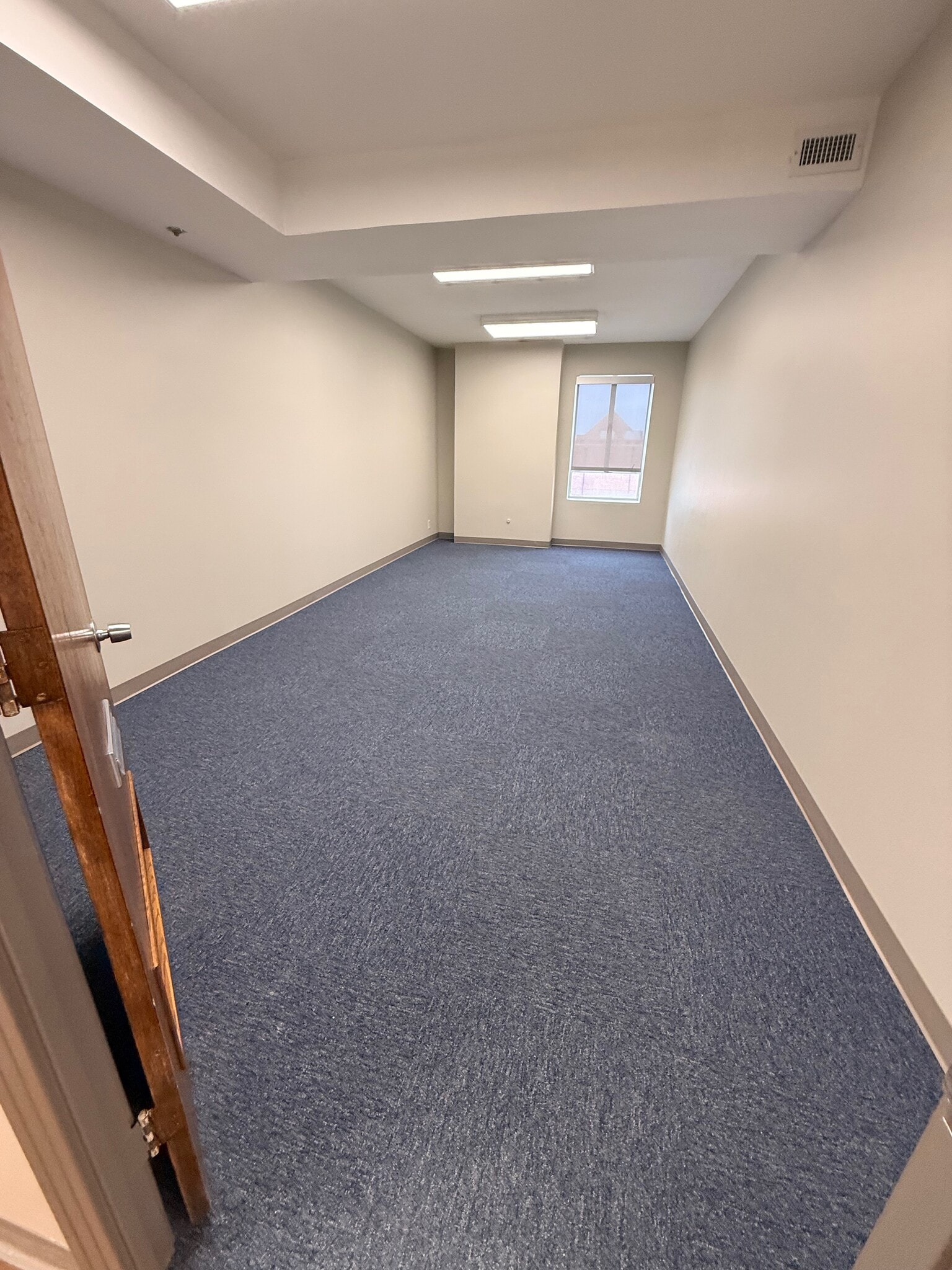 121 S Broadway Ave, Tyler, TX for lease Interior Photo- Image 1 of 3