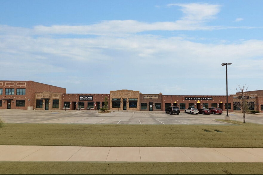 2100 N Eastern Ave, Moore, OK à louer - Photo du bâtiment - Image 3 de 4