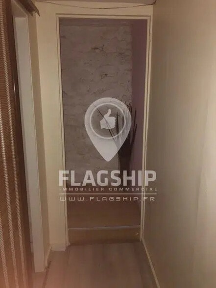 Retail in Paris for sale - Interior Photo - Image 1 of 4