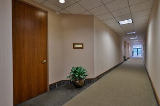 1525 Valley Center Pky, Bethlehem, PA for lease Interior Photo- Image 2 of 15