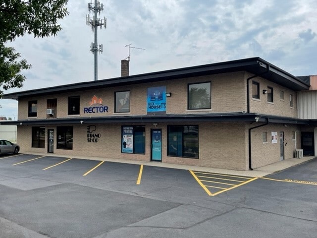 503 S Country Fair Dr, Champaign, IL for lease Primary Photo- Image 1 of 2