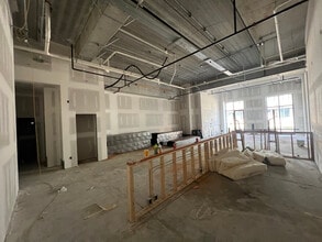 5655 Pershing Ave, Saint Louis, MO for lease Interior Photo- Image 1 of 4