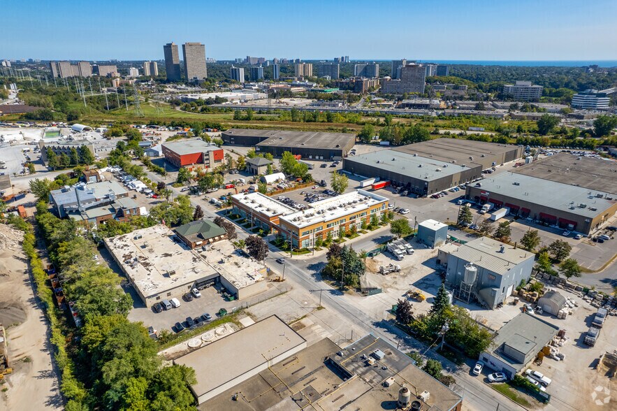 41 Industrial St, Toronto, ON à louer - Aérien - Image 3 de 4