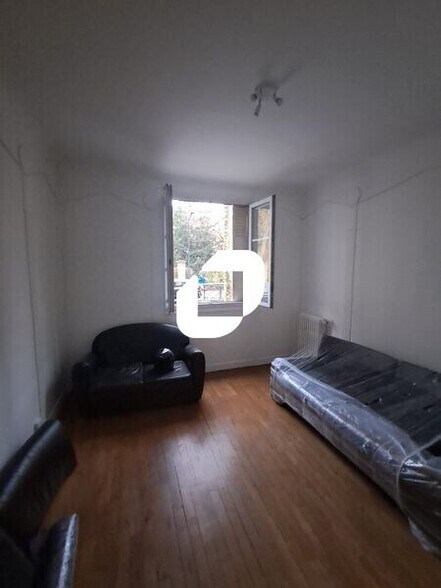 Office in Clichy for sale - Interior Photo - Image 2 of 5