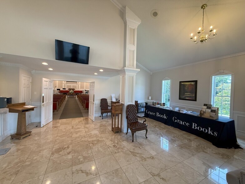 438 W Race St, Kingston, TN à vendre - Photo du bâtiment - Image 3 de 12