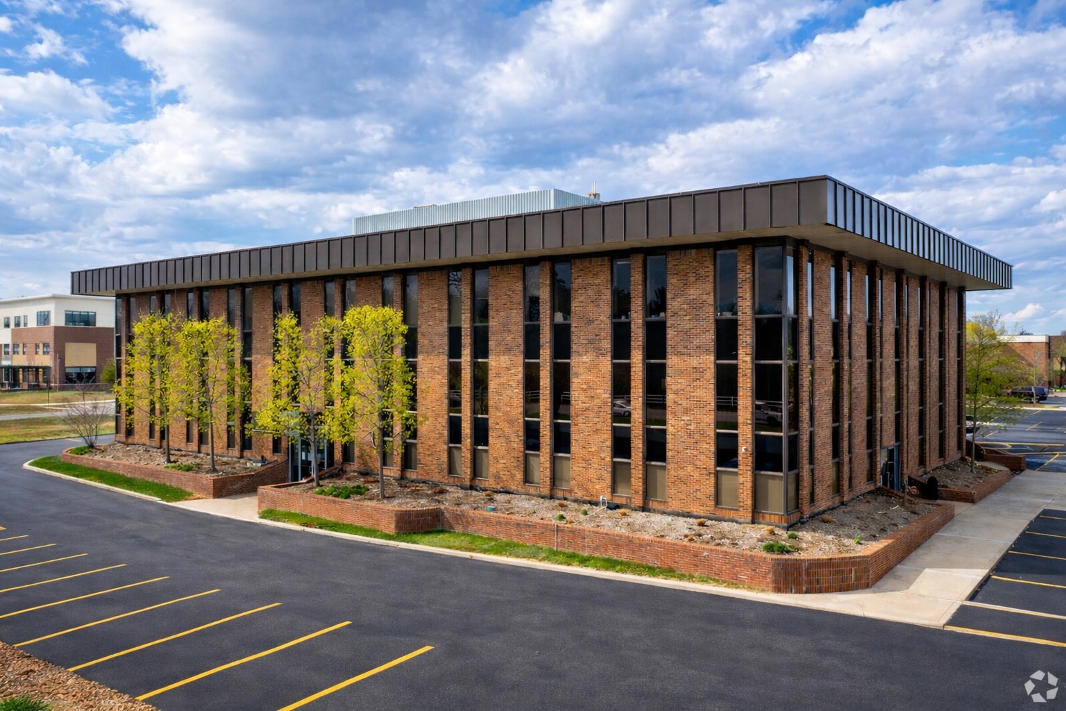 10 W Square Lake Rd, Bloomfield Hills, MI for lease Primary Photo- Image 1 of 3