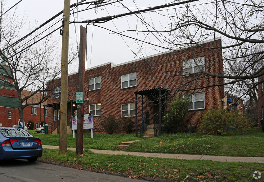 227 42nd St NE, Washington, DC à vendre - Photo principale - Image 1 de 1