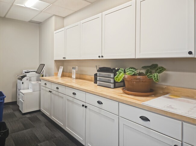 More details for 400 Warren Ave, Bremerton, WA - Coworking for Lease