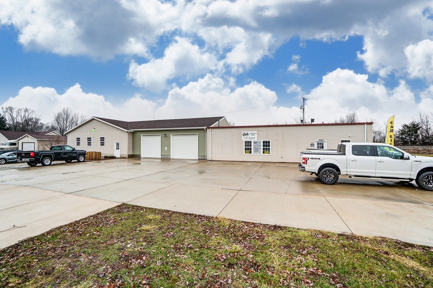 3245 Piqua Troy Rd, Troy, OH for sale - Primary Photo - Image 1 of 27