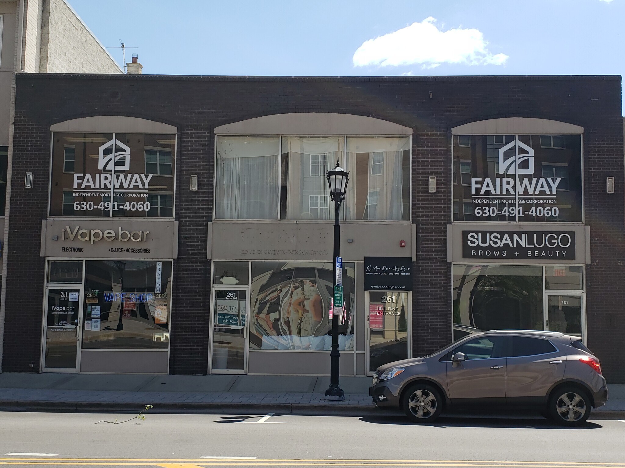 261 N York Rd, Elmhurst, IL à louer Photo principale- Image 1 de 13