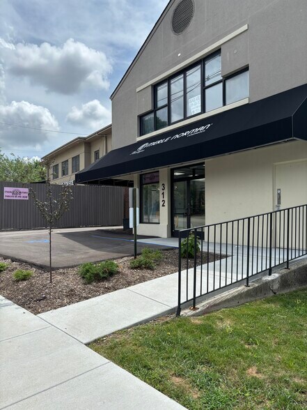 312 S Ashland Ave, Lexington, KY à louer - Photo du bâtiment - Image 2 de 6