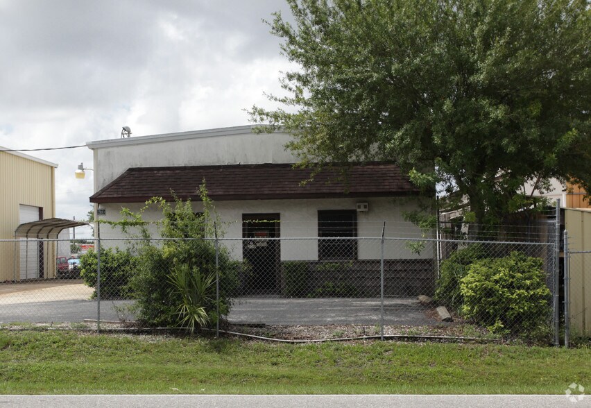 209 E Mckenzie St, Punta Gorda, FL for sale - Building Photo - Image 2 of 2