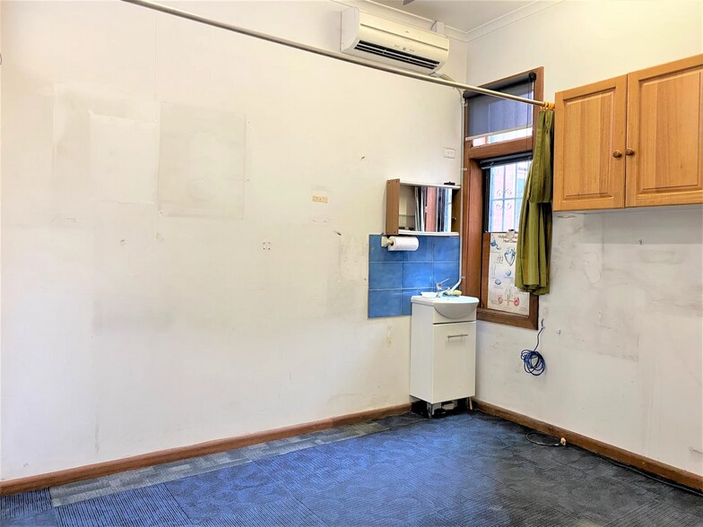 15 Station St, Kogarah for sale - Interior Photo - Image 3 of 5
