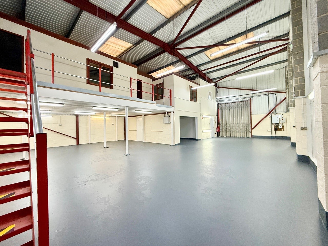 1 Kingsfield Clos, Northampton for lease Interior Photo- Image 1 of 2