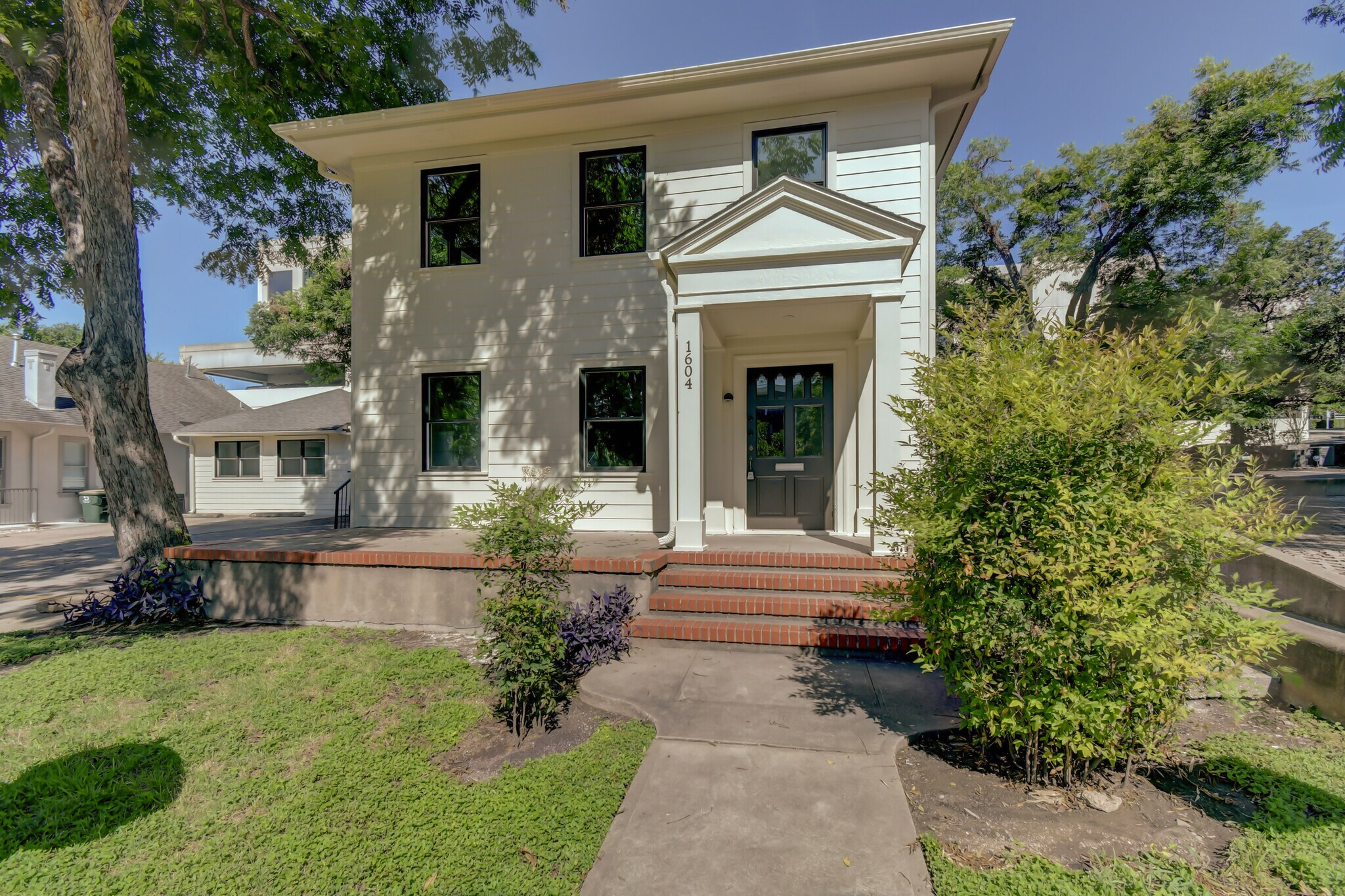 1604 Nueces St, Austin, TX for lease Building Photo- Image 1 of 24