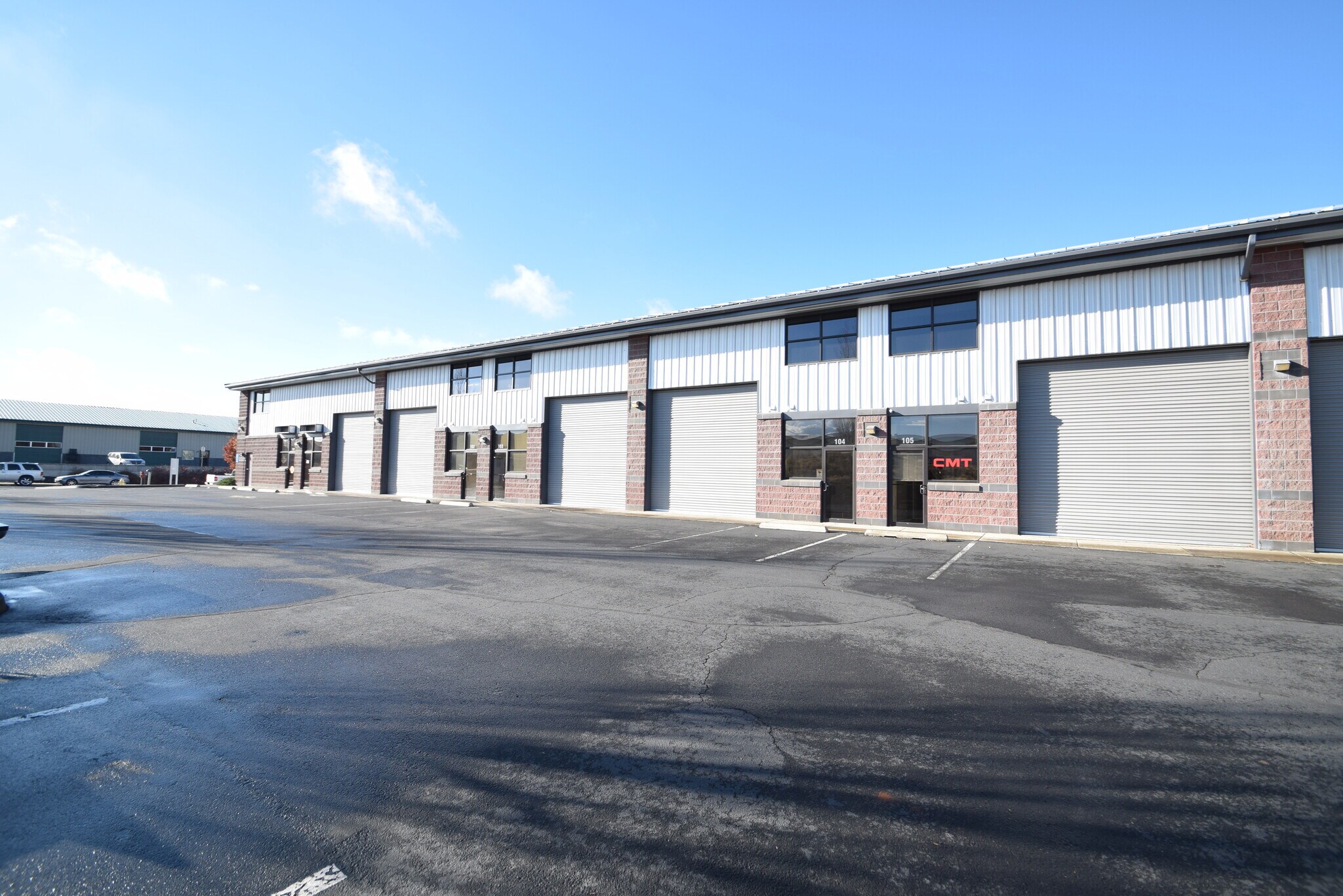 2121 SW Deerhound Ave, Redmond, OR for lease Building Photo- Image 1 of 14