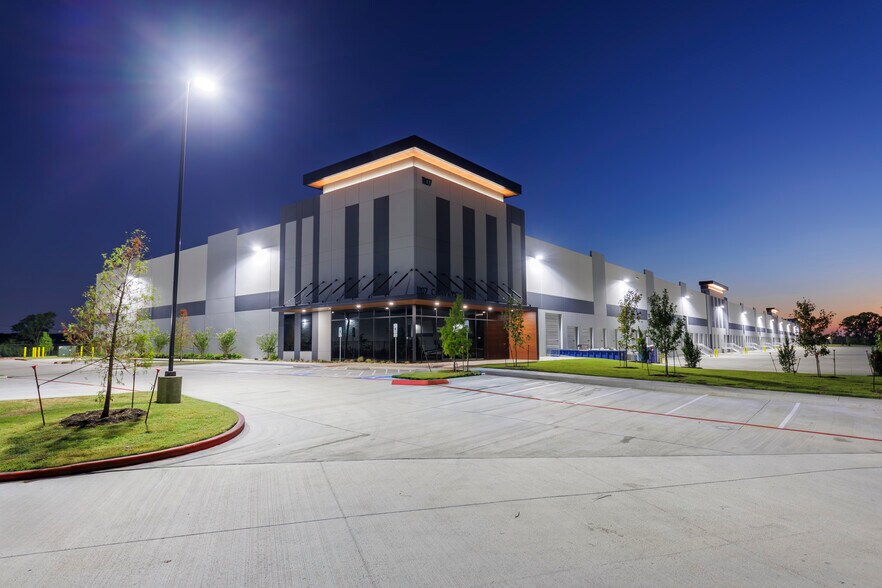 1107 Conveyor Ln, Dallas, TX à louer - Photo principale - Image 1 de 31