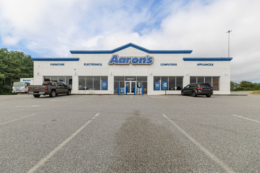 102 Dominion Dr, Emporia, VA à vendre - Photo du bâtiment - Image 2 de 27