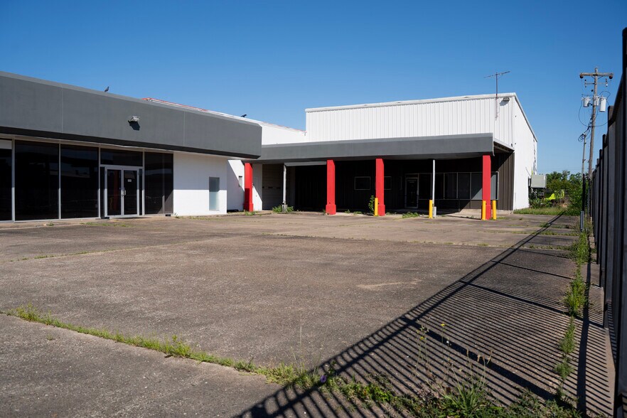 4925 Avenue H, Rosenberg, TX à louer - Photo du bâtiment - Image 3 de 62