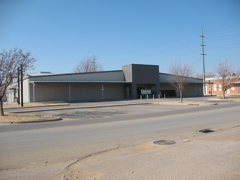 301 S Custer St, Weatherford, OK à vendre - Photo du bâtiment - Image 1 de 1