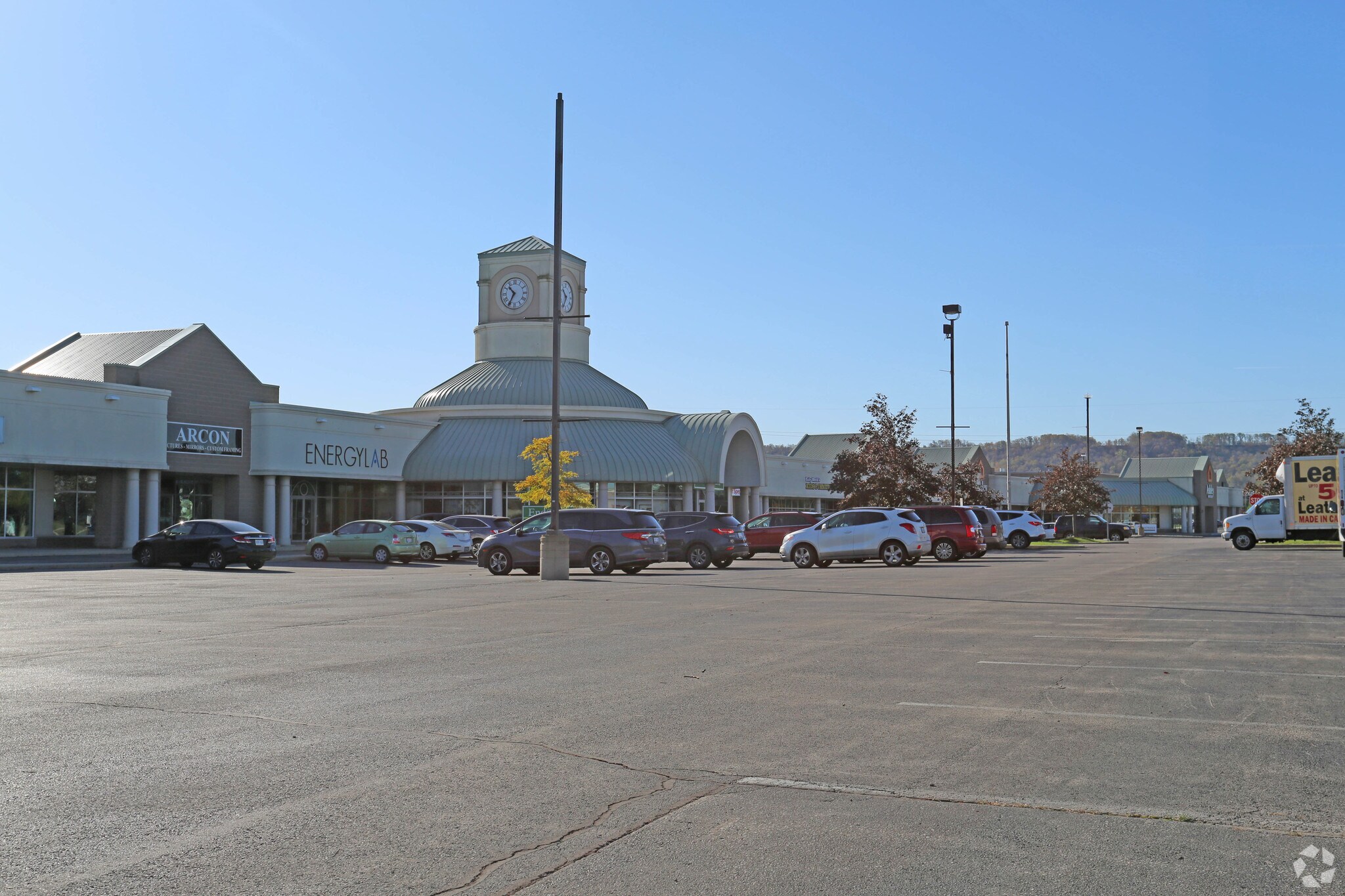 410 Lewis Rd, Hamilton, ON à vendre Photo principale- Image 1 de 1