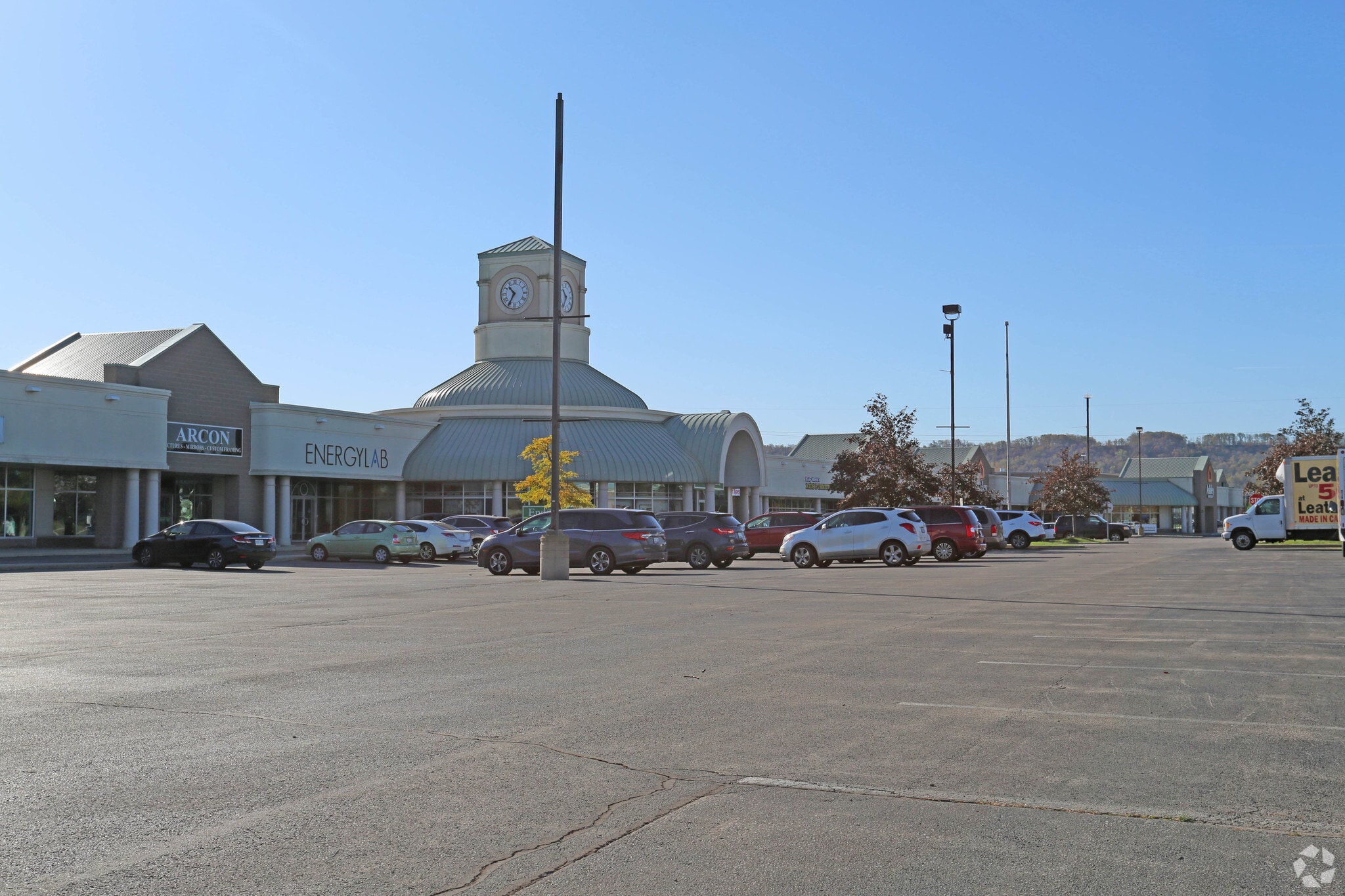 410 Lewis Rd, Hamilton, ON for sale Primary Photo- Image 1 of 1