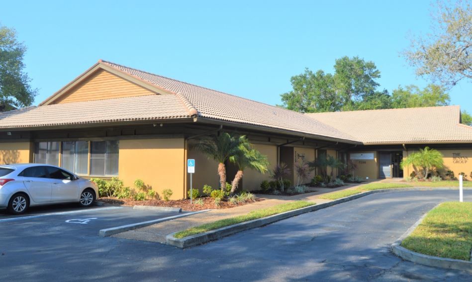 7242-7250 Beneva Rd, Sarasota, FL for lease - Building Photo - Image 2 of 2