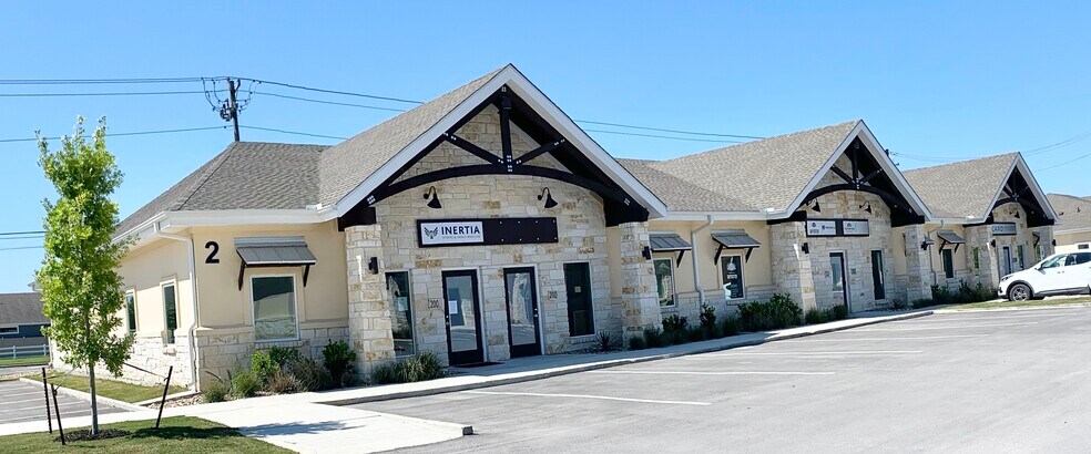 115 Kohlers Crossing, Kyle, TX à louer - Photo du bâtiment - Image 3 de 5