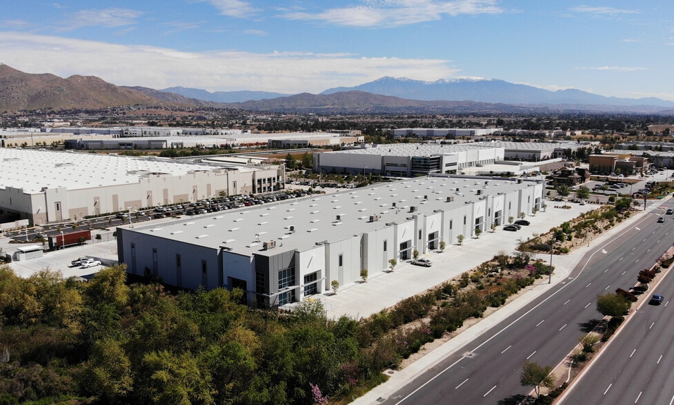 1900 Alessandro Blvd, Riverside, CA for lease - Primary Photo - Image 1 of 6