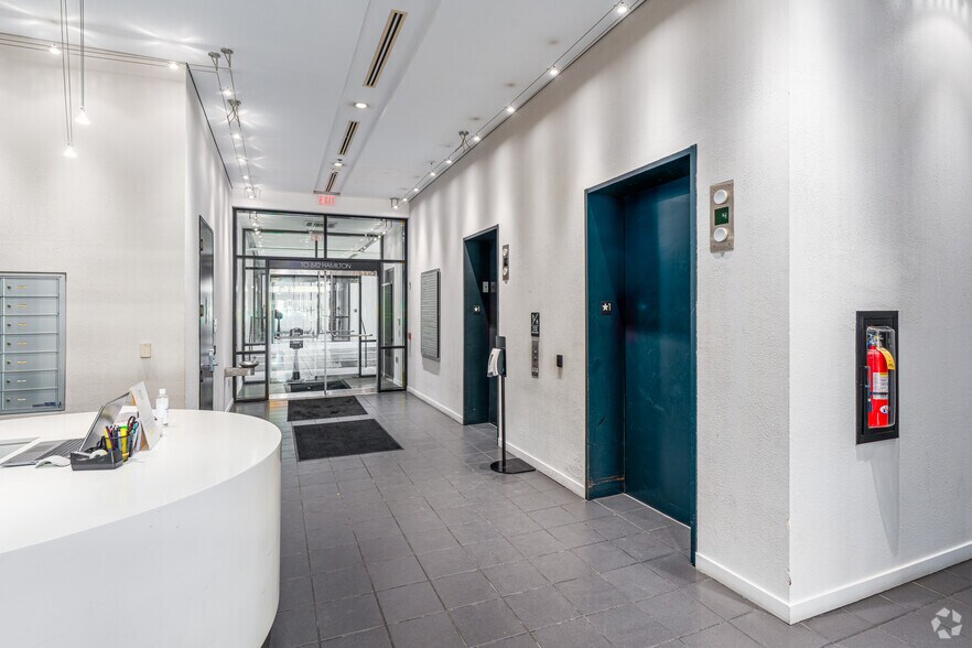 840 W Hamilton St, Allentown, PA à louer - Hall d’entrée - Image 3 de 12