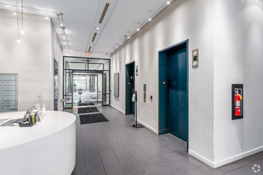 840 W Hamilton St, Allentown, PA for lease - Lobby - Image 3 of 12