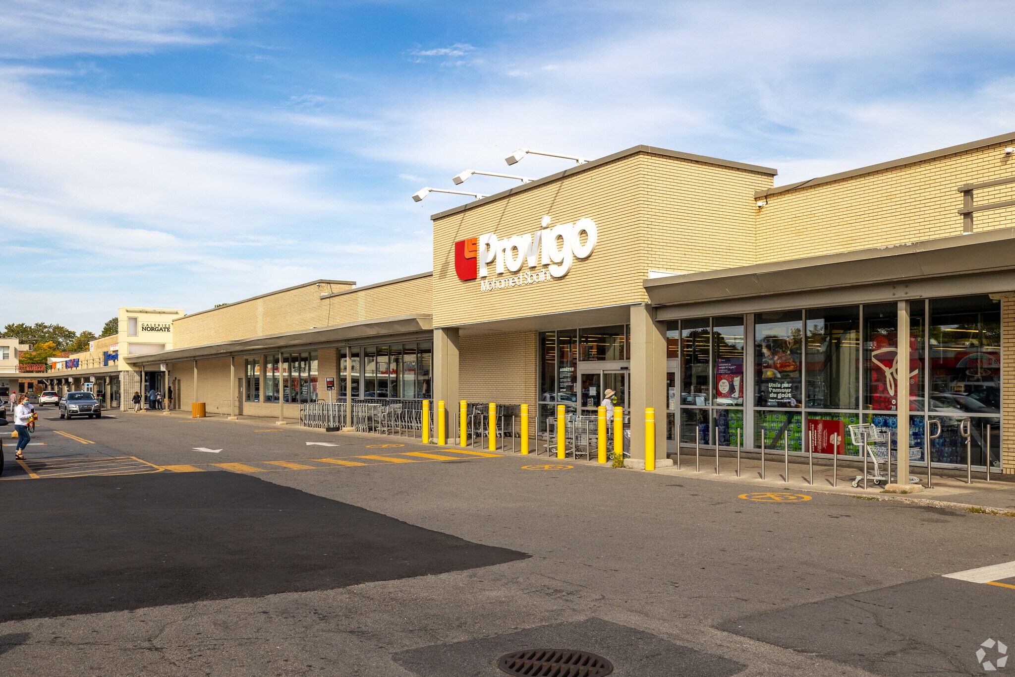 1051-1191 Rue Décarie, Montréal, QC à louer Photo principale- Image 1 de 6