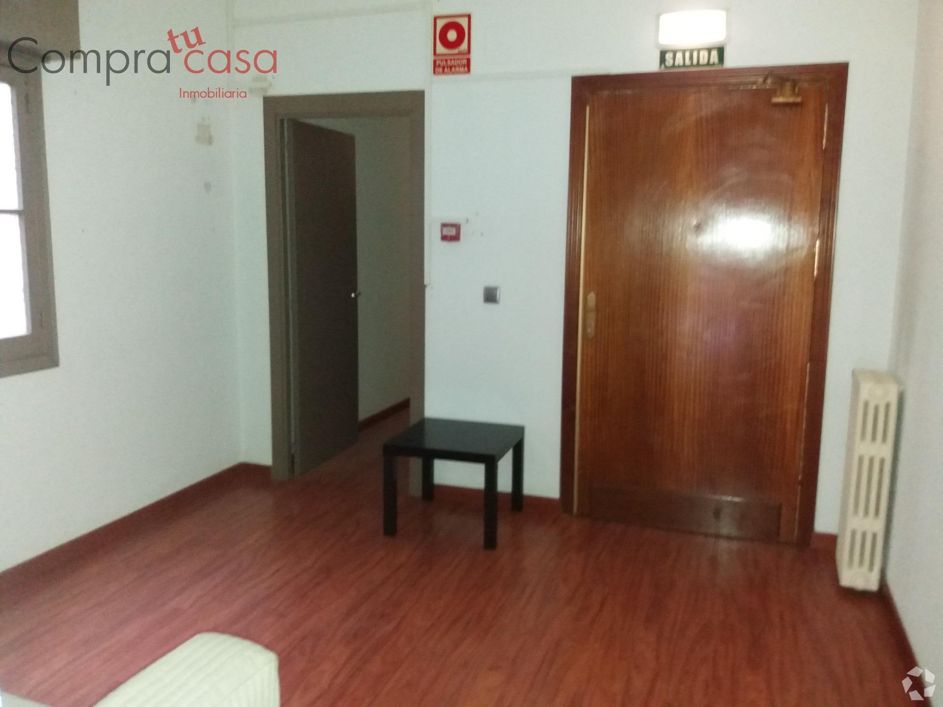 Retail in Segovia, Segovia for lease Interior Photo- Image 1 of 2