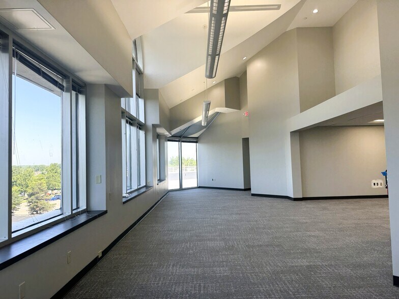 1500 Lake Shore Dr, Columbus, OH à louer - Photo du bâtiment - Image 2 de 7