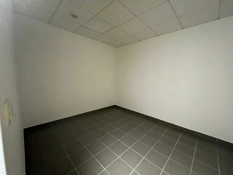 Flex dans Saint-Quentin-Fallavier à louer - Photo intérieure - Image 3 de 11