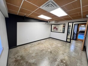 1508 Nw Vivion Rd, Kansas City, MO à louer Photo intérieure- Image 1 de 3