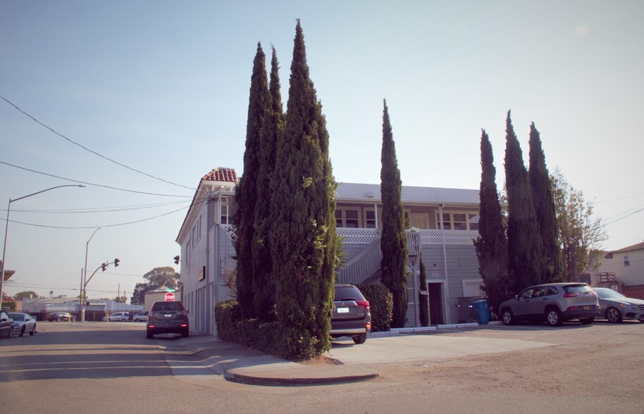 2200 S El Camino Real, San Mateo, CA à louer - Photo du bâtiment - Image 2 de 12