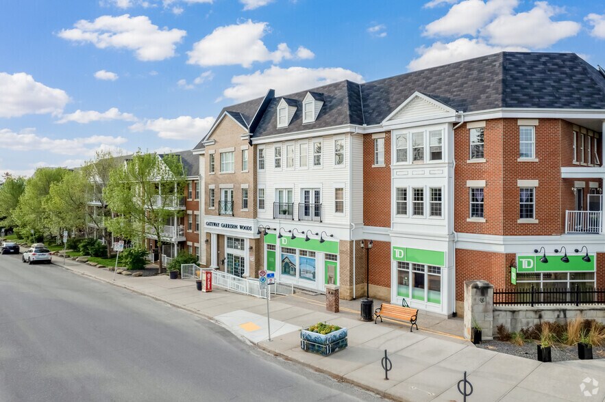 3350-3574 Garrison Gate SW, Calgary, AB for sale - Primary Photo - Image 1 of 1