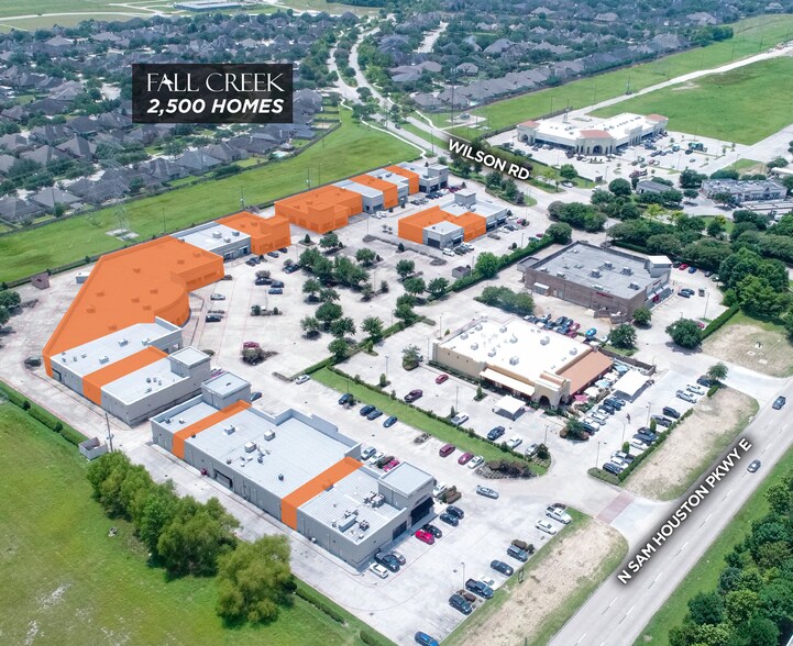 9502 N Sam Houston Pky, Humble, TX à louer - Photo du bâtiment - Image 1 de 9
