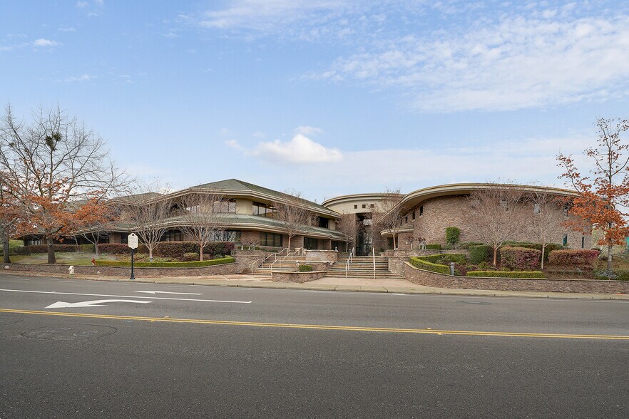 500 La Gonda Way, Danville, CA à louer - Photo du bâtiment - Image 3 de 8