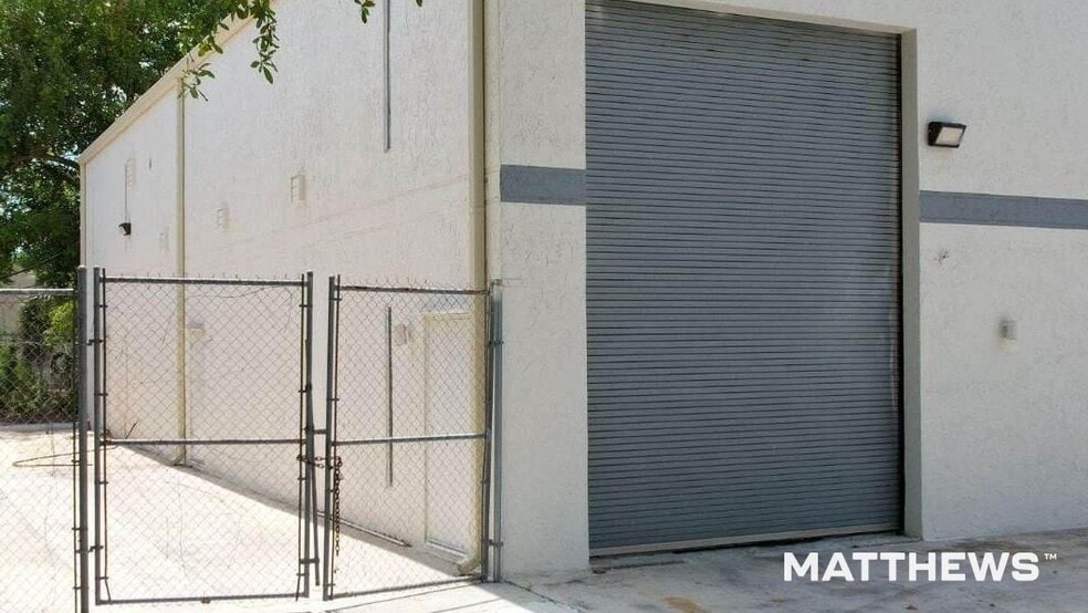 4406 Arnold Ave, Naples, FL à louer - Photo du bâtiment - Image 2 de 6