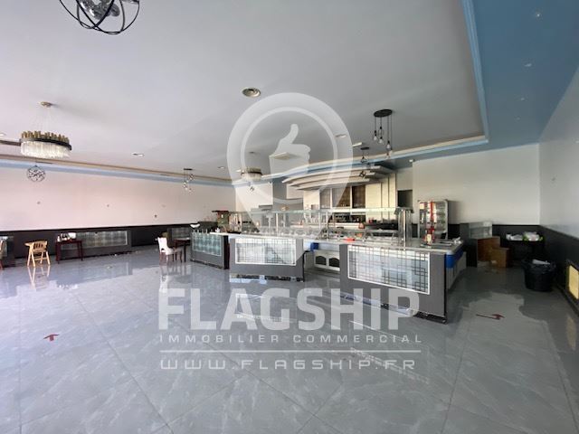 Retail in L'ISLE-ADAM for lease - Interior Photo - Image 3 of 9